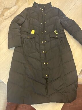 BABE Black Maxi Quilted Coat with Gold—Toned Hardware, Size Ladies US L/M in GUC